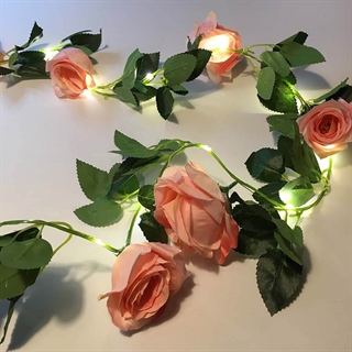 Lyskæde med kunstige roser og blade